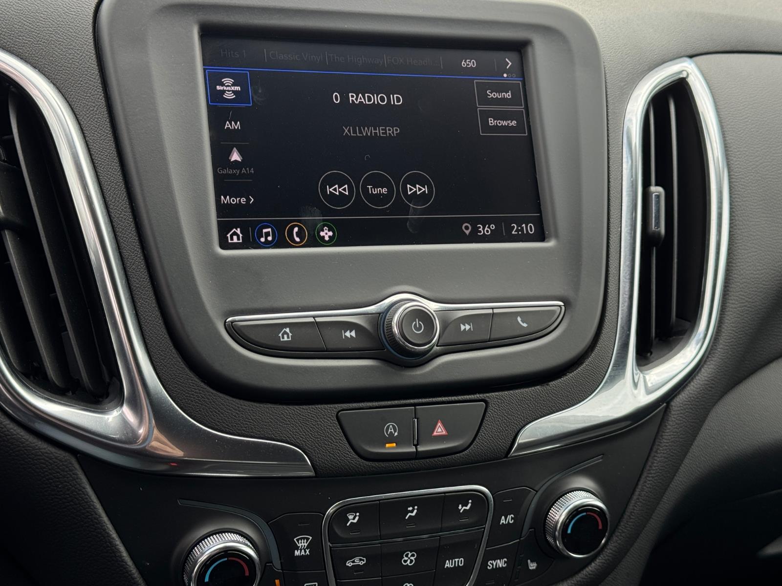 2024 Chevrolet Equinox LT - Photo 15