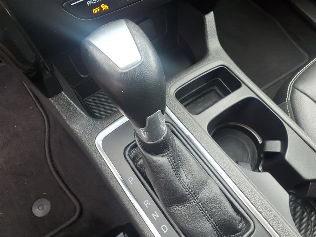 2017 Ford Escape Titanium photo 17