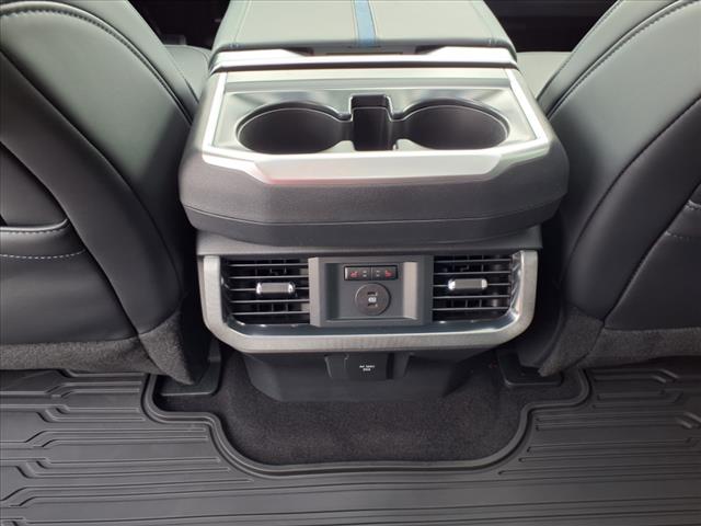 2025 Ford F-150 Platinum - Photo 10