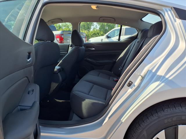 2021 Nissan Altima 2.5 S - Photo 10