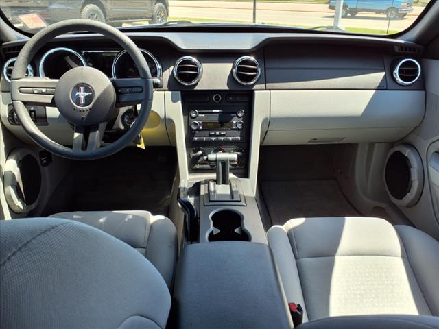 2007 Ford Mustang V6 Deluxe - Photo 11
