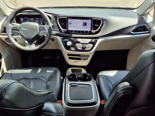 2022 Chrysler Pacifica Touring L - Photo 11
