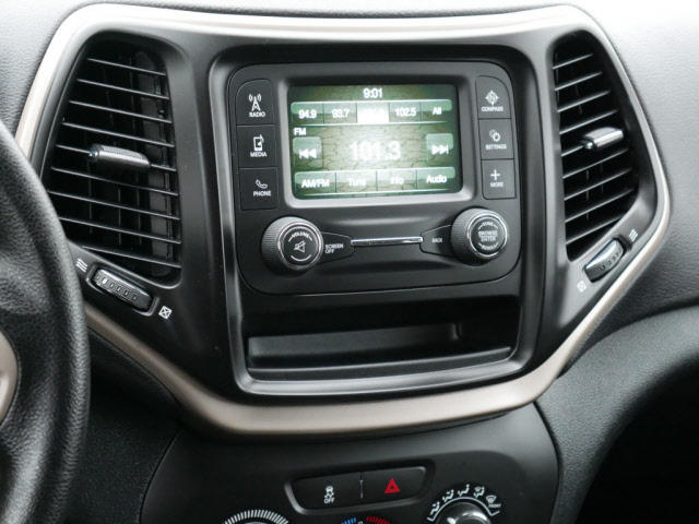 2016 Jeep Cherokee Sport - Photo 12