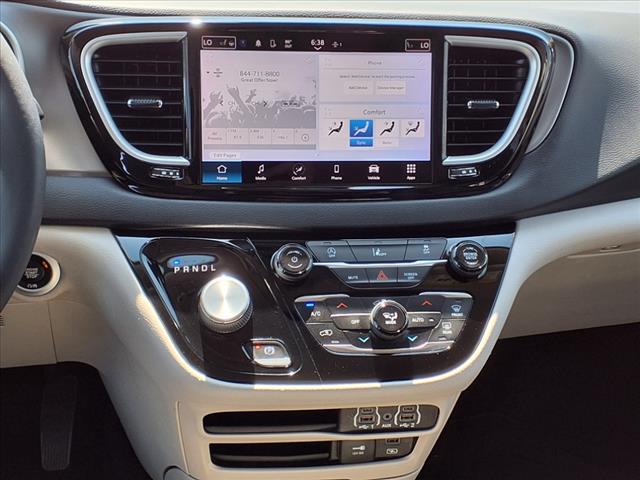 2022 Chrysler Pacifica Touring L - Photo 12