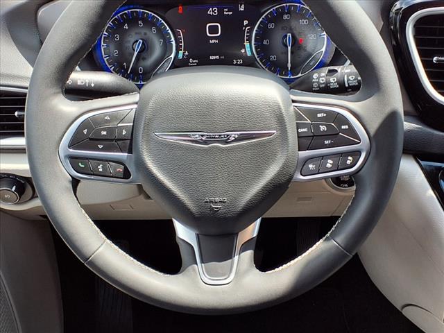 2022 Chrysler Pacifica Touring L - Photo 13