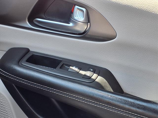 2022 Chrysler Pacifica Touring L - Photo 15