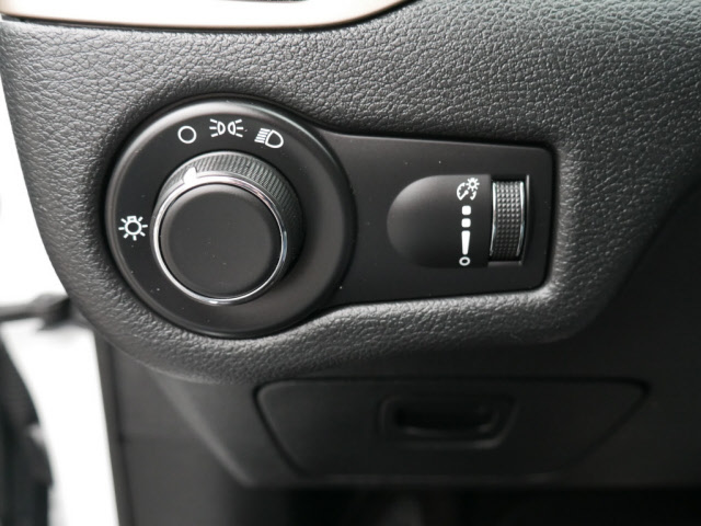 2016 Jeep Cherokee Sport - Photo 17