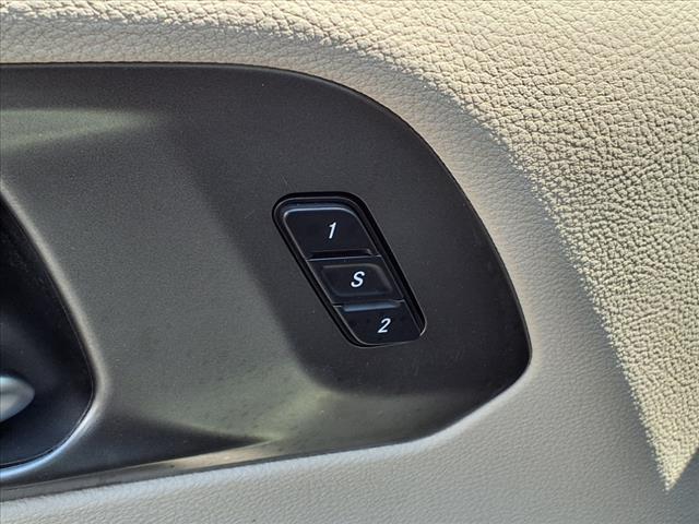 2022 Chrysler Pacifica Touring L - Photo 17