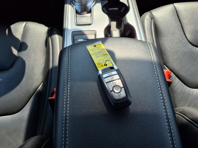 2022 Ford Edge Titanium - Photo 17