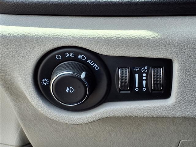 2022 Chrysler Pacifica Touring L - Photo 18