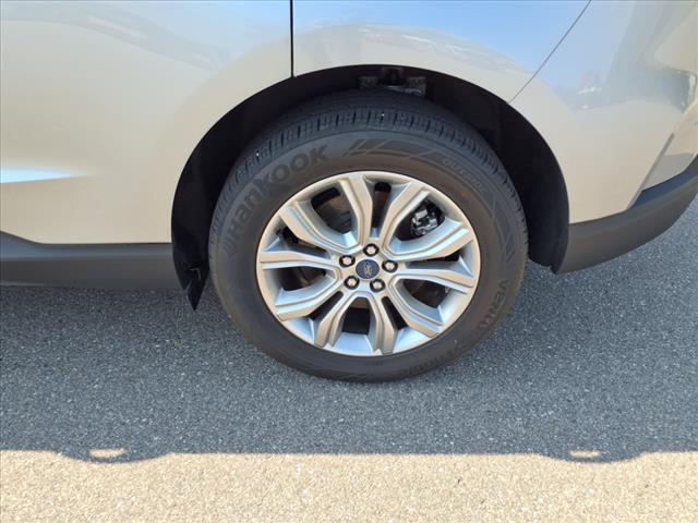 2022 Ford Edge Titanium - Photo 24