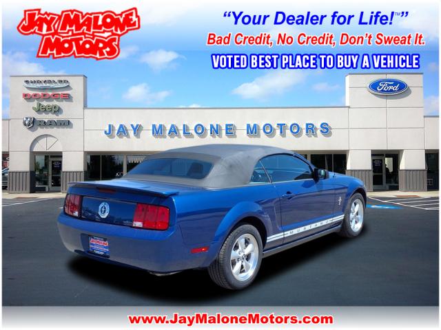 2007 Ford Mustang V6 Deluxe - Photo 2