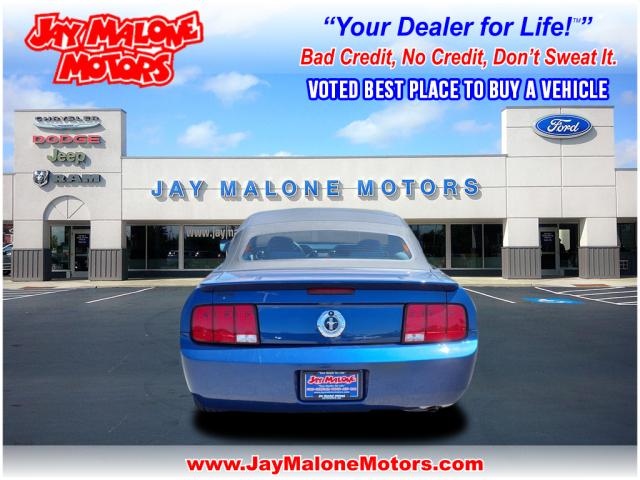 2007 Ford Mustang V6 Deluxe - Photo 3