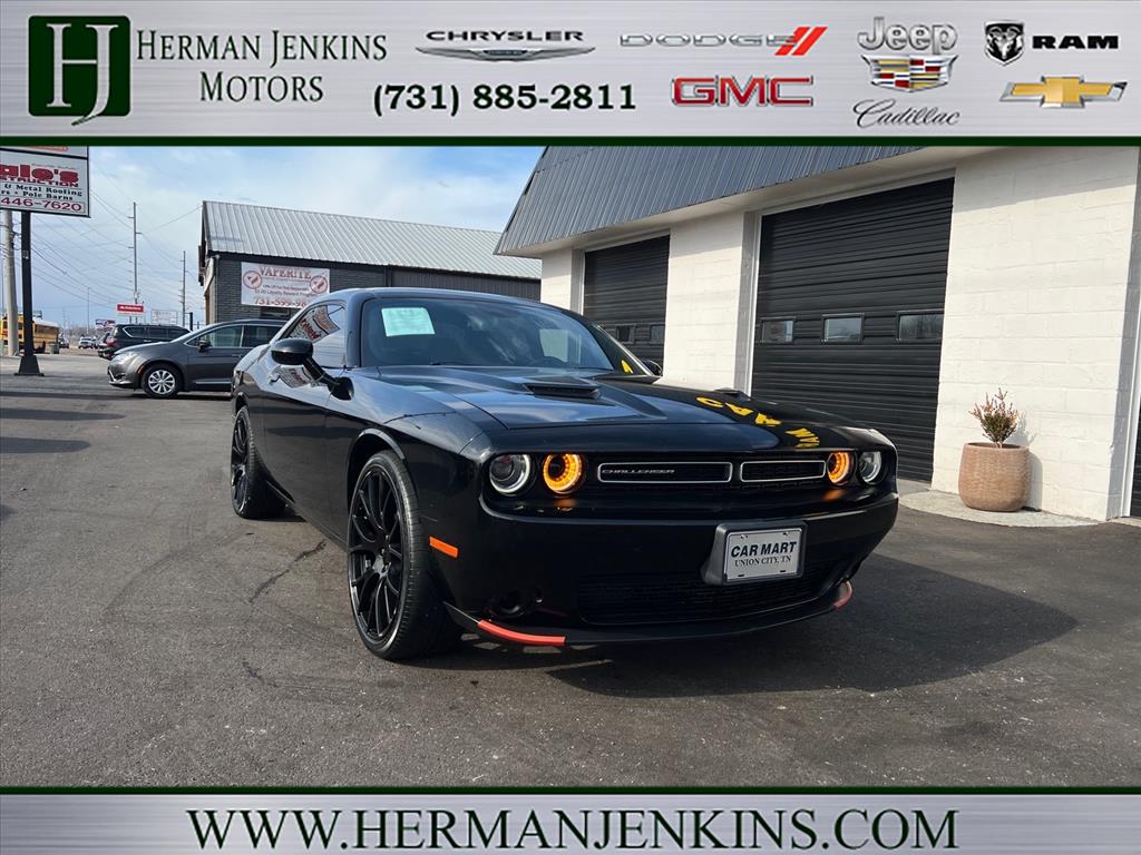 2021 Dodge Challenger SXT RWD