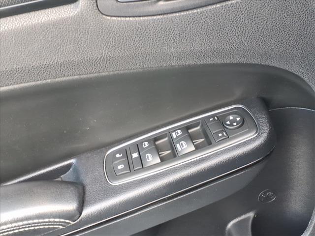 2012 Chrysler 300 S V6