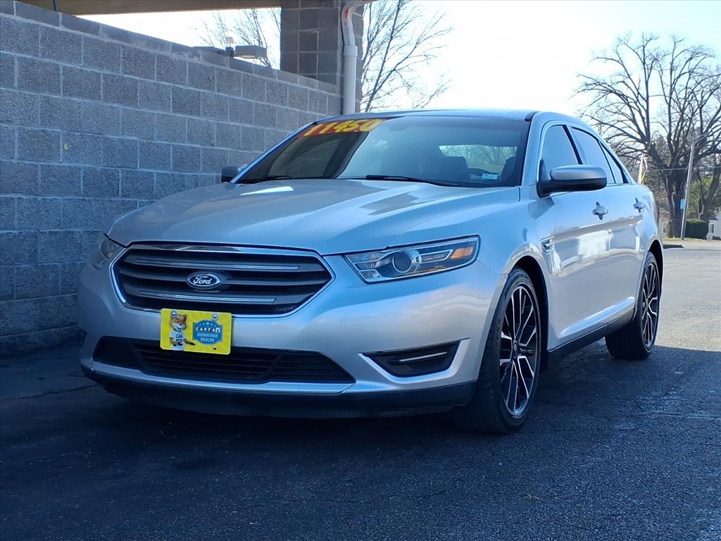 2018 Ford Taurus SEL - main photo