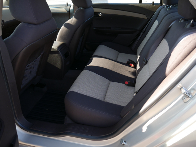 2012 Chevrolet Malibu LS - Photo 10