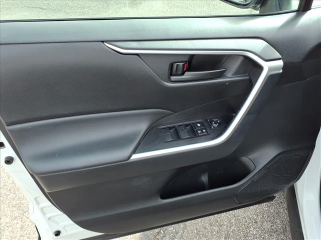 2024 Toyota RAV4 LE - Photo 10
