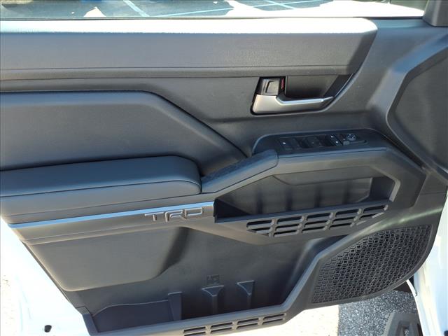 2025 Toyota Tacoma TRD Off-Road - Photo 10