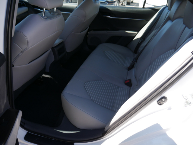 2021 Toyota Camry SE - Photo 10