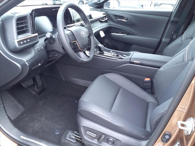 2025 Toyota Crown Signia Limited - Photo 10