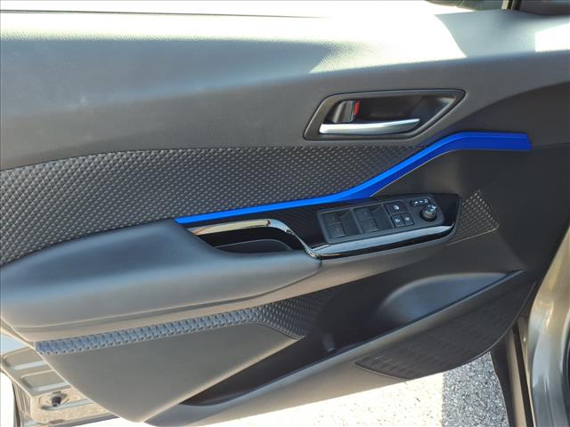 2021 Toyota C-HR XLE - Photo 10