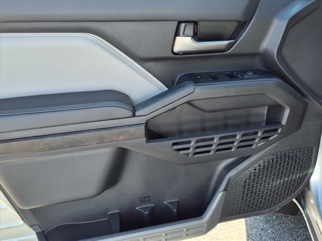 2025 Toyota Tacoma Limited - Photo 11