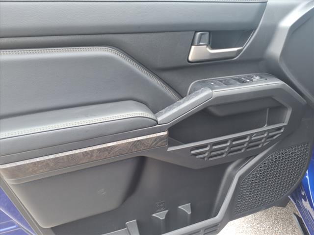 2025 Toyota Tacoma Limited HV - Photo 11