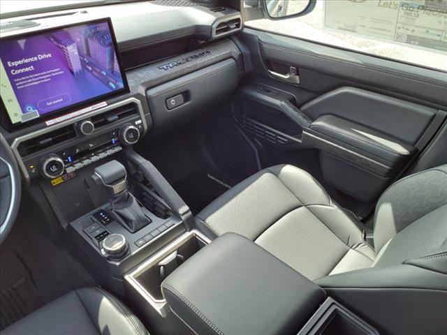 2025 Toyota Tacoma Limited HV - Photo 11