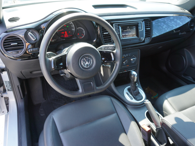 2017 Volkswagen Beetle 1.8T - Photo 11