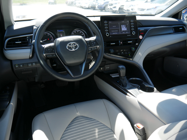 2021 Toyota Camry SE - Photo 11