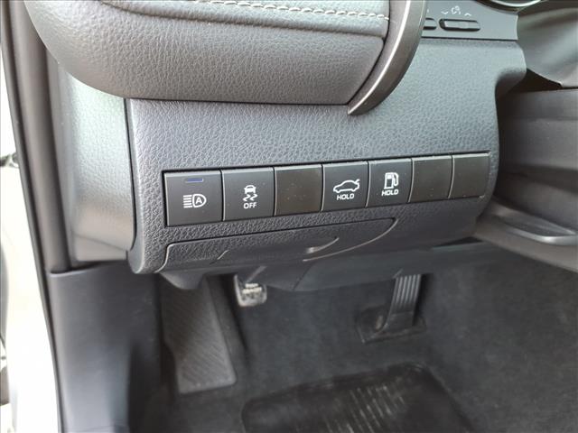 2024 Toyota Camry SE - Photo 11