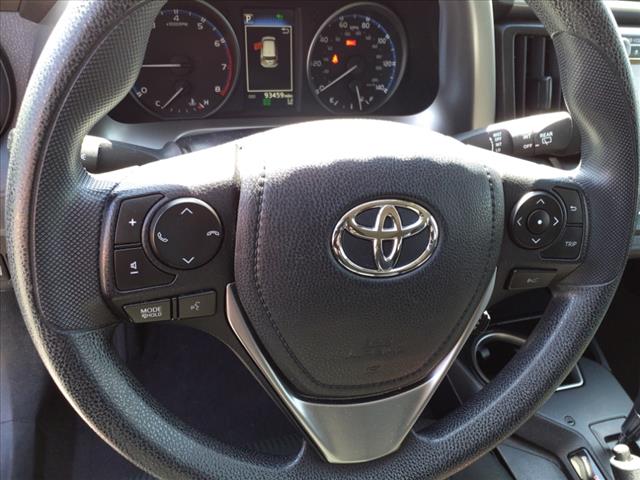 2018 Toyota RAV4 LE - Photo 11