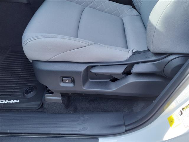 2024 Toyota Tacoma SR5 - Photo 12