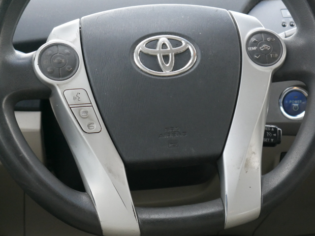 2013 Toyota Prius Three - Photo 12