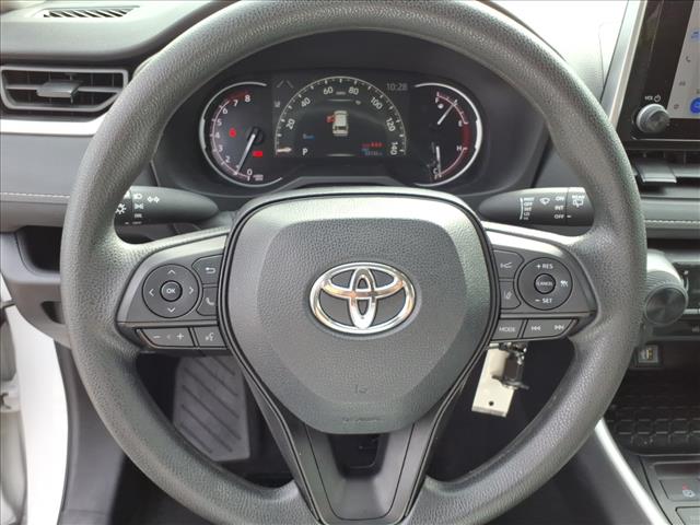 2024 Toyota RAV4 LE - Photo 13