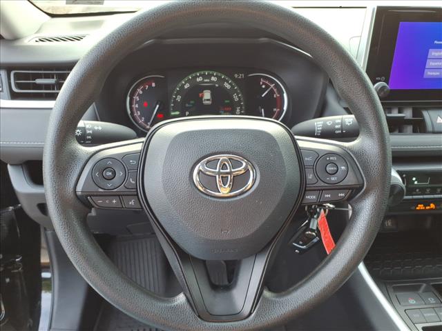 2023 Toyota RAV4 LE - Photo 13