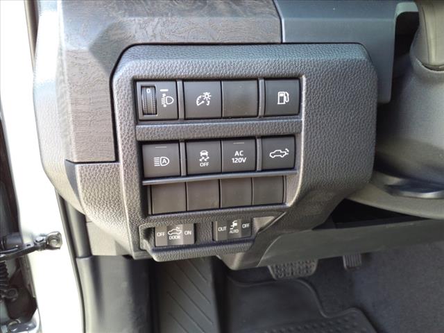 2025 Toyota Tacoma Limited HV - Photo 13