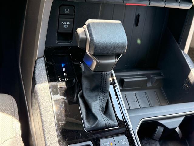 2025 Toyota Tundra SR5 - Photo 13