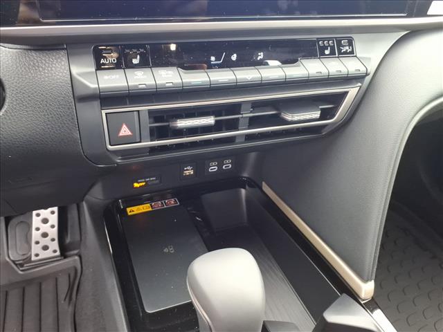 2026 Toyota Camry XSE - Photo 14