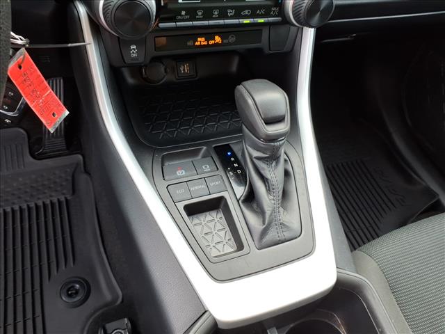 2023 Toyota RAV4 LE - Photo 16