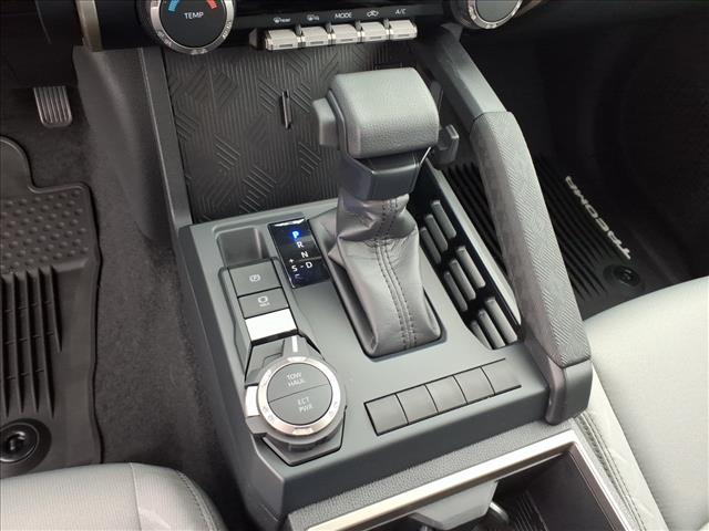 2025 Toyota Tacoma SR5 - Photo 16