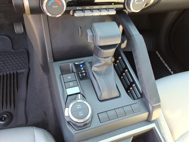 2025 Toyota Tacoma SR5 - Photo 16