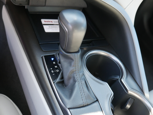 2021 Toyota Camry SE - Photo 16