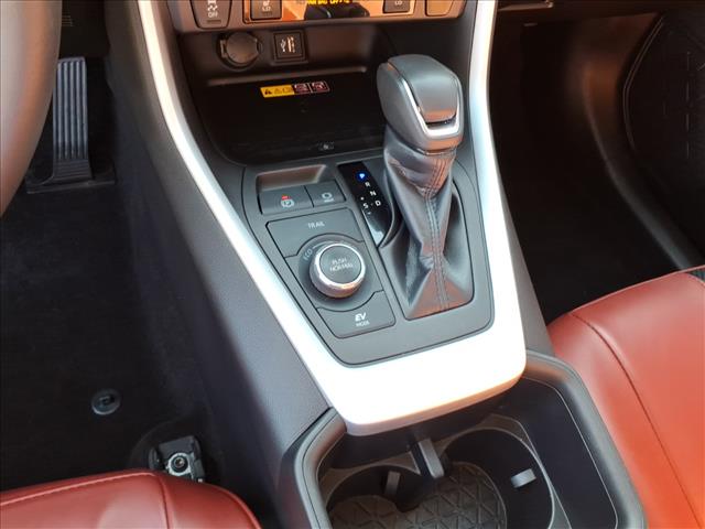 2023 Toyota RAV4 Hybrid XLE Premium - Photo 16