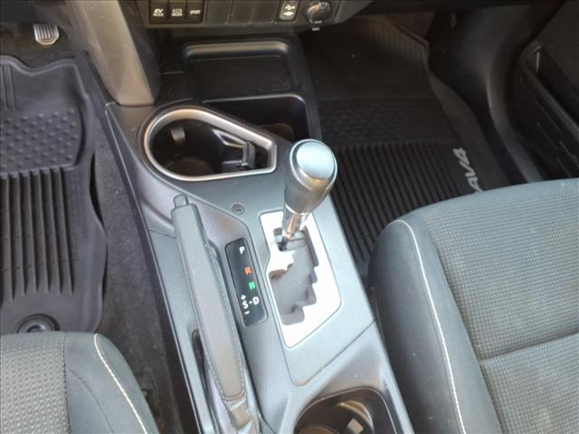 2016 Toyota RAV4 Hybrid XLE - Photo 16