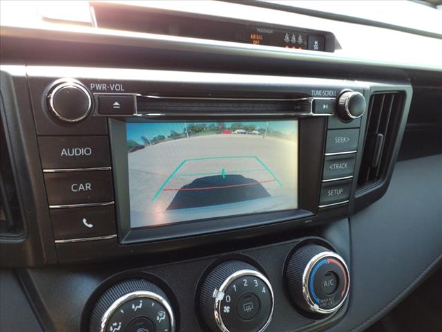 2018 Toyota RAV4 LE - Photo 16