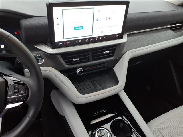 2025 Ford Explorer Platinum - Photo 17