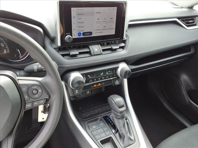 2024 Toyota RAV4 LE - Photo 17