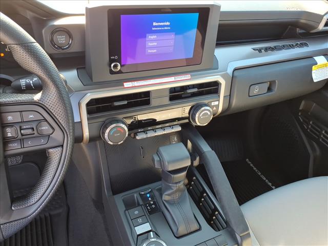 2025 Toyota Tacoma SR5 - Photo 17